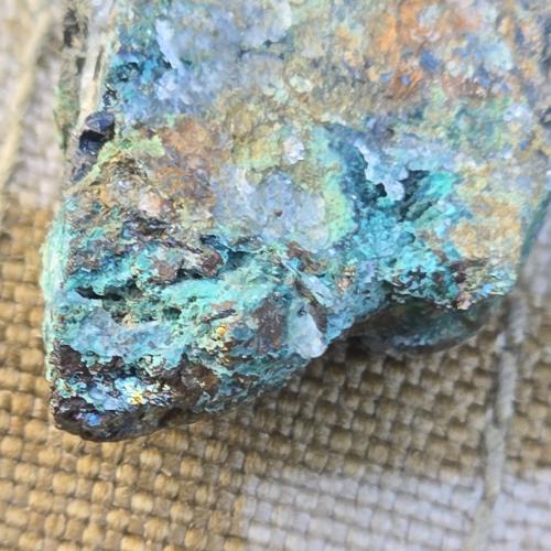 Crysoocolla, arsenopyrite<br />Old Sandbed Mine (Old Sandbeds Mine), Caldbeck Fells, Allerdale, former Cumberland, Cumbria, England / United Kingdom<br />2cm<br /> (Author: Forrestblyth)