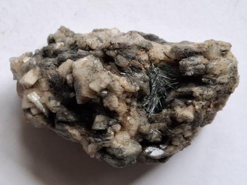 Arfvedsonite, Orthoclase (variety Adularia)<br />Alinci, Prilep, Mariovo, Republic of North Macedonia<br />7,5 x 4 cm<br /> (Author: Volkmar Stingl)