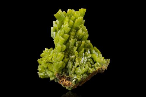 Pyromorphite<br />Daoping Mine, Gongcheng, Guilin Prefecture, Guangxi Zhuang Autonomous Region, China<br />9 x 6 x 9.5 cm / main crystal: 2.5 cm<br /> (Author: MIM Museum)
