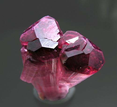 Elbaite (variety rubellite)<br />Sosedka vein, Malkhan (Malchan), Krasnyi Chikoy, Zabaykalsky Krai, Russia<br />4.2 × 1.7 × 1.2 cm<br /> (Author: Jordi Fabre)