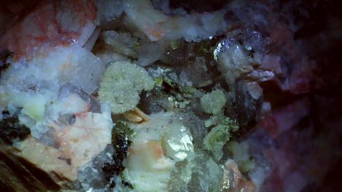 Bavenite, Chabazite-Ca<br />Baveno, Maggiore Lake, Verbano-Cusio-Ossola Province, Piedmont (Piemonte), Italy<br />FoV ca. 2 x 1 cm<br /> (Author: Volkmar Stingl)