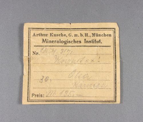 _Etiqueta Gersdorffita.<br /><br />5,6 x 4,2 x 3,4 cm.<br /> (Autor: J. G. Alcolea)