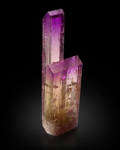 Spodumene<br />Mawi Pegmatite, Nilaw-Kolum, Du Ab District, Nuristan Province, Afghanistan<br />7 x 6.5 x 25 cm<br /> (Author: MIM Museum)