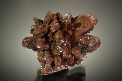 Calcite<br />Mina Southwest, Bisbee, Distrito Warren, Montes Mule, Condado Cochise, Arizona, USA<br />4.7 x 3.6 x 3.0 cm<br /> (Author: Michael Shaw)