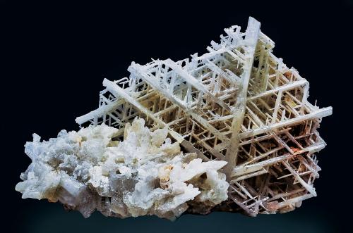 Cerusita<br />Minas del General, Cabezarrubias del Puerto, Comarca Valle de Alcudia, Ciudad Real, Castilla-La Mancha, España<br />45 x 30 mm<br /> (Autor: Borja Sainz de Baranda)