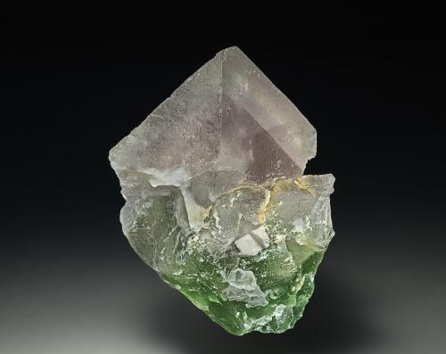 Fluorite<br />An Phu, Luc Yen, Yenbai Province, Vietnam<br />9.5 x 6.5 cm<br /> (Author: am mizunaka)