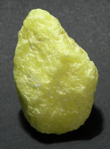 Azufre<br />Tignes, Bourg-Saint-Maurice, Albertville, Departamento Savoie, Auvergne-Rhône-Alpes, Francia<br />4,3 x 3 x 2,5 cm<br /> (Autor: Frederic Varela)