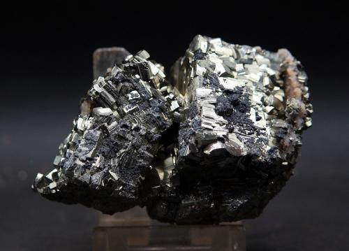 Pirita<br />Perú<br />7.5 x 4 cm<br /> (Autor: Pedro Antonio)