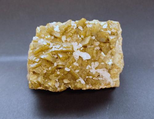 Siderite<br />Hüttenberg, Sankt Veit an der Glan, Carinthia/Kärnten, Austria<br />70mm x 50mm x 60mm<br /> (Author: Philippe Durand)