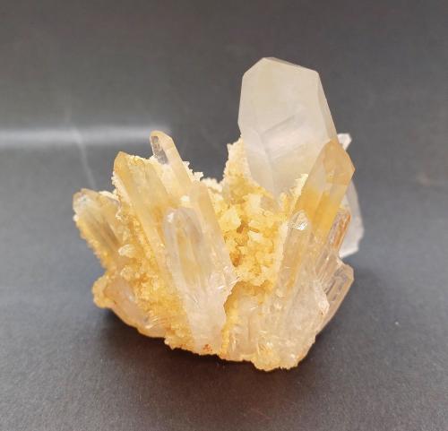 Quartz<br />Bedretto Valley, Leventina, Ticino (Tessin), Switzerland<br /><br /> (Author: Philippe Durand)