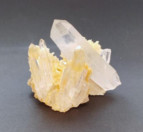 Quartz<br />Bedretto Valley, Leventina, Ticino (Tessin), Switzerland<br />65mm x 60mm x 50mm<br /> (Author: Philippe Durand)