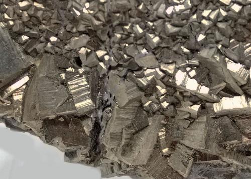 Pirita<br />Wuzhou Prefecture, Guangxi Zhuang Autonomous Region, China<br />80x7x20 mm<br /> (Autor: Luis Edmundo Sánchez Roja)