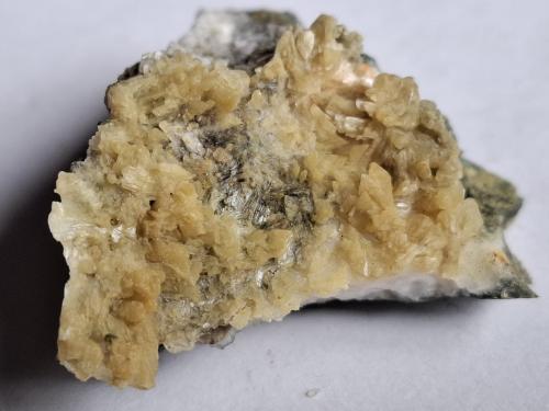 Gypsum<br />Idalpe, Ischgl, Landeck District, North Tyrol, Tyrol/Tirol, Austria<br />5 x 3,5 cm<br /> (Author: Volkmar Stingl)