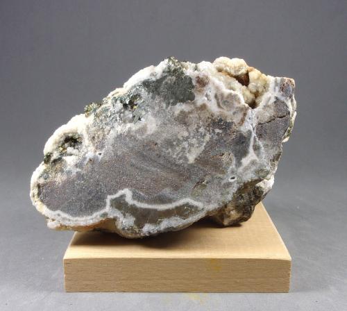 Pirita<br />Reocín Mine, Reocín, Comarca Saja-Nansa, Cantabria, Spain<br />10,9 x 6,5 x 6,5 cm.<br /> (Autor: J. G. Alcolea)