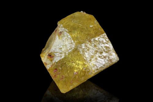 Londonite<br />Antsahanana Quarry, Sahatany Valley (Mt. Ibity), Antsirabe II District, Vakinankaratra Region, Madagascar<br />4 x 3.5 x 3 cm<br /> (Author: MIM Museum)