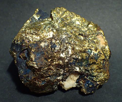 Calcopirita<br />Santa María Mine, Cueva La Gitana, Las Carreras, Abanto y Ciérvana/Abanto Zierbena, Comarca Gran Bilbao, Vizcaya / Bizkaia, Basque Country (Euskadi), Spain<br />6 x 5,5 x 2 cm<br /> (Autor: Frederic Varela)