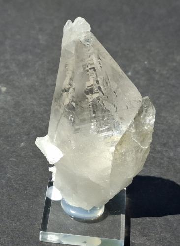 Quartz (variety rock crystal)<br />Maggia Valley, Ticino (Tessin), Switzerland<br />7,5 x 3,5 cm<br /> (Author: Volkmar Stingl)