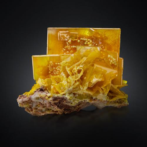 Wulfenite with Mimetite<br />La Morita Mine, Municipio Ascención, Chihuahua, Mexico<br />14 x 9 x 10.5 cm / main crystal: 9.8 cm.<br /> (Author: MIM Museum)