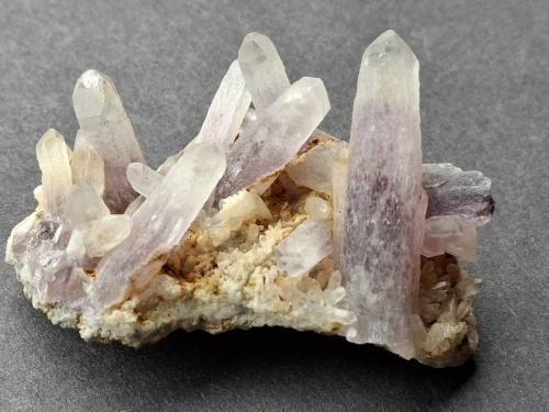 Quartz (variety amethyst)<br />Amatitlán, Municipio Eduardo Neri, Guerrero, Mexico<br />5,5 x 3 cm<br /> (Author: Volkmar Stingl)