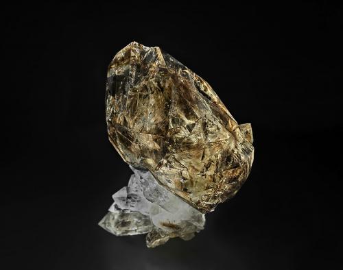 Quartz (variety smoky quartz), Quartz<br />Mina Smoky Mountain Crystal, Ashland, Condado Schuylkill, Pennsylvania, USA<br />3.6 x 3.0 cm<br /> (Author: am mizunaka)