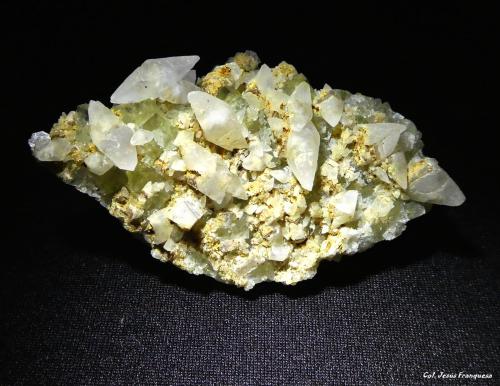 Fluorita y Calcita.<br />Mina Matagalls (Minas de Sant Marçal), Sant Marçal, Viladrau, Comarca Osona, Gerona / Girona, Cataluña / Catalunya, España<br />61x38 mm.<br /> (Autor: Jesus Franquesa Baucells)