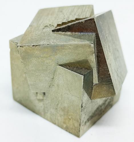 Pirita<br />Mina Ampliación a Victoria, Sierra de Alcarama, Navajún, Comarca Cervera, La Rioja, España<br />34x34x34 mm.<br /> (Autor: Luis Edmundo Sánchez Roja)