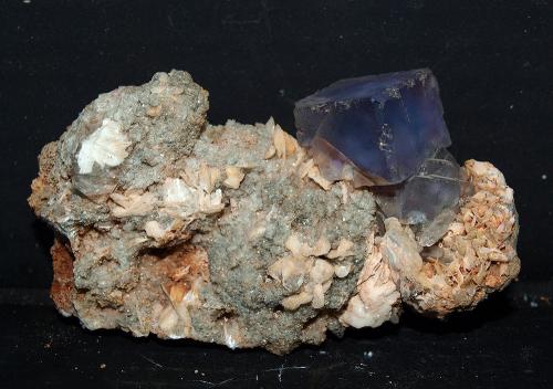 Fluorita<br />San Camilo Mine, Vista Alegre, Cartagena, Comarca Campo de Cartagena, Region of Murcia (Murcia), Spain<br />8.5 x 5.5 cm<br /> (Autor: Pedro Antonio)