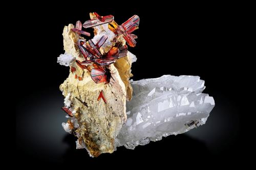 Brookite with Quartz (variety faden) and Feldspar (Group)<br />Thurdook (Thurdok), Monte Zard, Montes Ras Koh, Distrito Kharan, Balochistan (Baluchistan), Paquistán<br />14.5 x 10 x 12 cm / main crystal: 3 cm<br /> (Author: MIM Museum)