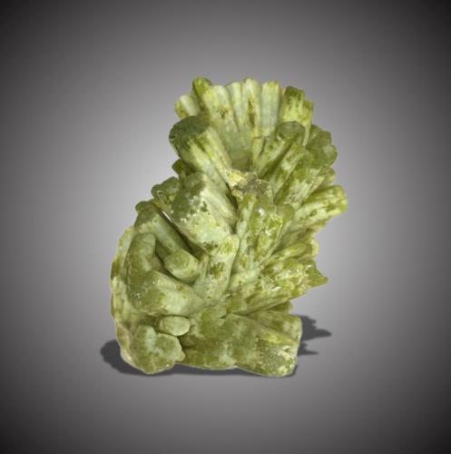 Piromorfita, Plumbogummita<br />Zona Yangshuo / Laohu, Montes Haiyang, Prefectura Guilin, Región Autónoma Guangxi Zhuang, China<br />4,5x3cm.<br /> (Autor: castrominerals)