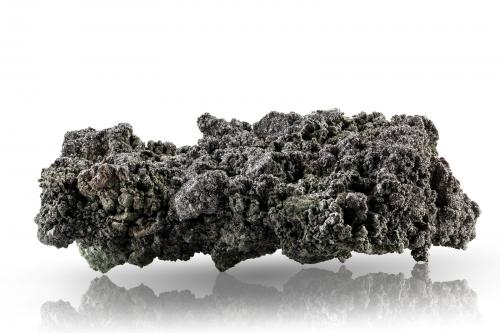 Rheniite<br />Volcán Kudriavy (Volcán Kudryavyi) , Isla Iturup, Islas Kuril (Islas Kuriles), Oblast Sakhalin, Rusia<br />16.5 x 10 x 6 cm / main crystal: 0.2 cm.<br /> (Author: MIM Museum)