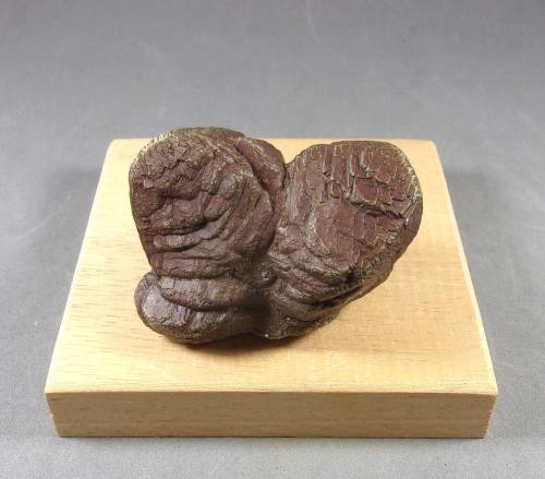 Pirita<br />West Bay, Península Port au Port, Terranova (Isla), Newfoundland and Labrador, Canadá<br />5,2 x 4,2 x 3,8 cm.  176,3 gramos.<br /> (Autor: J. G. Alcolea)
