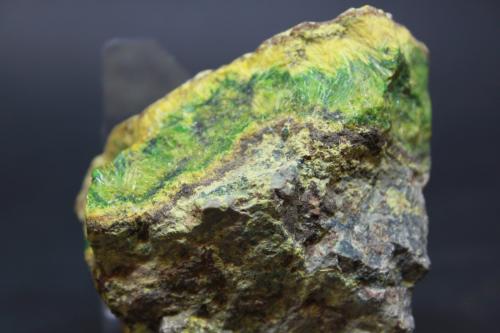 Cuprosklodowskita, Sklodowskita<br />Mina Musonoi, Kolwezi, Distrito Kolwezi, Lualaba, Cinturón de cobre de Katanga, Katanga (Shaba), República Democrática del Congo (Zaire)<br />60 x 60 mm<br /> (Autor: Joaquin Blanco Cortina)