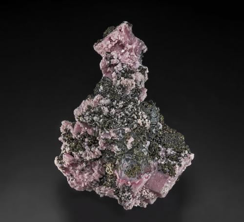 Rhodochrosite, Pyrite, Fluorite<br />Mina Hercules, Mount Read, Williamsford, Distrito Rosebery, Municipio West Coast, Tasmania, Australia<br />4.9 x 3.6 cm<br /> (Author: am mizunaka)