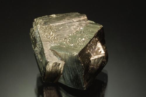 Pyrite<br />Mina Wyoming, Gilman, Distrito Gilman, Condado Eagle, Colorado, USA<br />3.5 x 3.2 x 2.6 cm<br /> (Author: Michael Shaw)