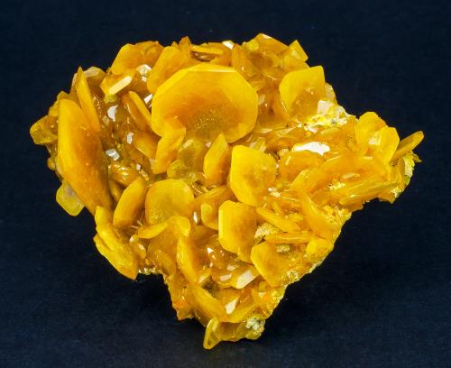 Wulfenite<br />Pozo XI (Puit XI), Oued El Heimer, distrito minero Touissit-Bou Beker, Provincia Jerada, Región Oriental, Marruecos<br />6.1 × 5.5 × 2.8 cm<br /> (Author: Jordi Fabre)