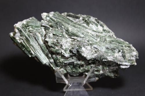 Actinolita, Talco<br />Reischbergkar, Großer Greiner, Schlegeisgrund (Schlegeisspeicher), Zamser Grund, Valle Ziller (Zillertal), Bezirk Schwaz, Tirol, Austria<br />140 x 80 mm<br /> (Autor: Joaquin Blanco Cortina)