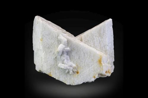 Microcline<br />Distrito Skardu, Gilgit-Baltistan (Áreas del Norte), Paquistán<br />15.5 x 10 x 14 cm<br /> (Author: MIM Museum)