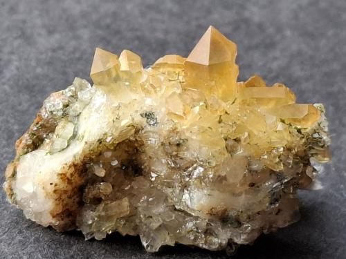 Quartz (variety rock crystal)<br />Idalpe, Ischgl, Landeck District, North Tyrol, Tyrol/Tirol, Austria<br />3,5 x 2,5 cm<br /> (Author: Volkmar Stingl)