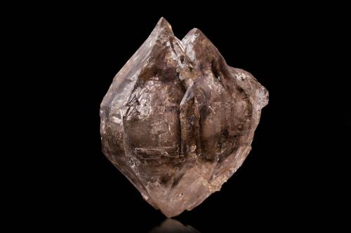 Quartz<br />Monte Erongo, Usakos, Región Erongo, Namibia<br />9 x 7 x 11.5 cm / main crystal: 11.4 cm.<br /> (Author: MIM Museum)