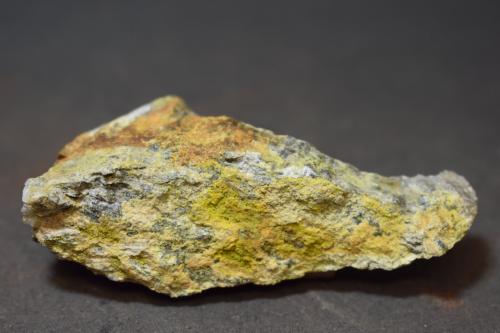 Rutherfordina<br />Jáchymov (St Joachimsthal), Distrito Jáchymov, Montes Kruné Hory (Erzgebirge), Región Karlovy Vary, Bohemia, República Checa<br />65 x 30 mm<br /> (Autor: Joaquin Blanco Cortina)