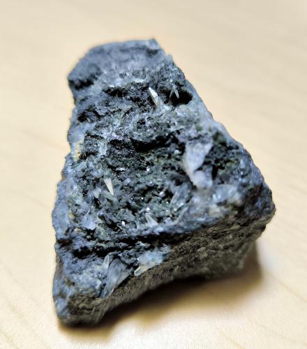 Anglesita, Galena, Fluorita<br />Pedrera Berta, Turó de Can Domènech, Serra de Roques Blanques, Sant Cugat del Vallès-El Papiol, Comarca Vallès Occidental / Baix Llobregat, Barcelona, Cataluña / Catalunya, España<br />63 mm x 45 mm Cristal mayor: 8 mm Masa: 176 g<br /> (Autor: Carles Millan)