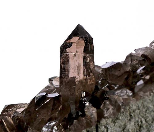 Smoky quartz<br />Rienzenstock Peak, Rien Valley, Reuss Valley, Uri, Switzerland<br />Crystal size 6 cm<br /> (Author: Tobi)
