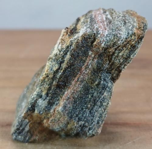 Granulita<br />Macizo ultramáfico (ultrabásico) de Herbeira-Complejo de Cabo Ortegal, Herbeira, Cariño, Comarca Ortegal, La Coruña / A Coruña, Galicia / Galiza, Spain<br />7x5x3 cm.<br /> (Autor: supertxango)