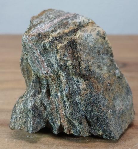 Granulita<br />Macizo ultramáfico (ultrabásico) de Herbeira-Complejo de Cabo Ortegal, Herbeira, Cariño, Comarca Ortegal, La Coruña / A Coruña, Galicia / Galiza, Spain<br />7x5x3 cm.<br /> (Autor: supertxango)