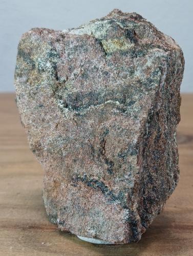 Granulita<br />Macizo ultramáfico (ultrabásico) de Herbeira-Complejo de Cabo Ortegal, Herbeira, Cariño, Comarca Ortegal, La Coruña / A Coruña, Galicia / Galiza, Spain<br />6x7x3,5 cm.<br /> (Autor: supertxango)