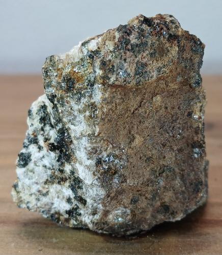 Granulita<br />Macizo ultramáfico (ultrabásico) de Herbeira-Complejo de Cabo Ortegal, Herbeira, Cariño, Comarca Ortegal, La Coruña / A Coruña, Galicia / Galiza, Spain<br />7x7x3 cm.<br /> (Autor: supertxango)