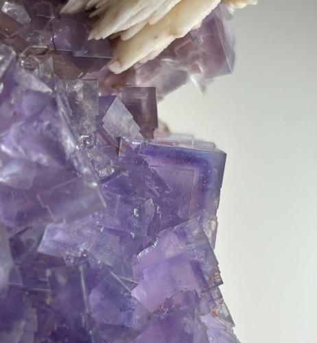 Fluorita y Barita<br />Zona minera de Berbes, Berbes, Ribadesella, Comarca del Oriente, Principado de Asturias (Asturias), España<br /><br /> (Autor: castrominerals)