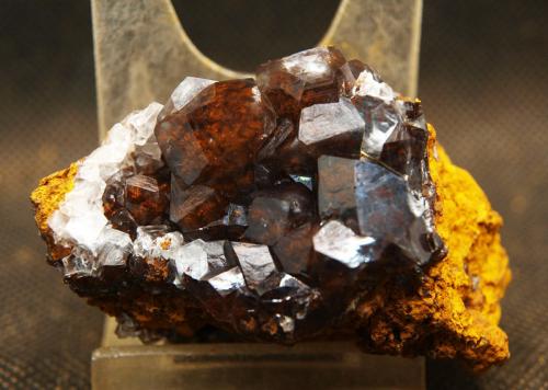 Calcita<br />Cantera Cabezoncillo, Cabeçonet/Alto del Salmitre, Municipio Busot, Comarca Campo de Alicante, Alicante / Alacant, Comunidad Valenciana / Comunitat Valenciana, España<br />5 x 3 cm<br /> (Autor: Pedro Antonio)