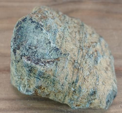 Serpentinita<br />Macizo ultramáfico (ultrabásico) de Herbeira-Complejo de Cabo Ortegal, Herbeira, Cedeira, Comarca Ferrol, La Coruña / A Coruña, Galicia / Galiza, Spain<br />8x7x6 cm.<br /> (Autor: supertxango)