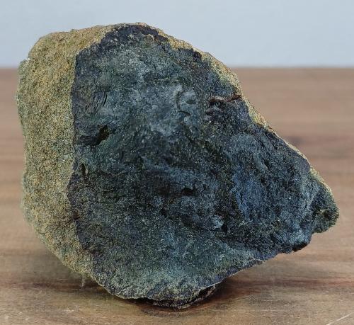 Peridotita/Serpentinita<br />Macizo ultramáfico (ultrabásico) de Herbeira-Complejo de Cabo Ortegal, Herbeira, Cedeira, Comarca Ferrol, La Coruña / A Coruña, Galicia / Galiza, Spain<br />7x7x6 cm.<br /> (Autor: supertxango)